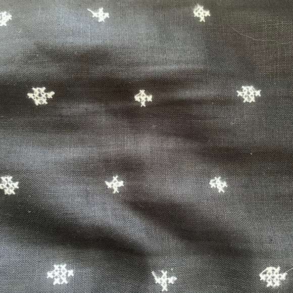 Skirt with intricate detail. - Picture 5 of 6